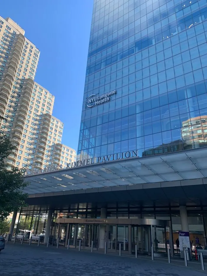 Fachada do Kimmel Pavilion da NYU Langone Health, em Nova York